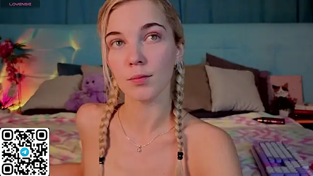 Aurora_Bennet webcam