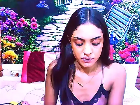 IndianPretty14u2Luv webcam