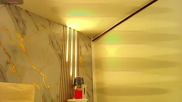 Tiifany_Baker webcam