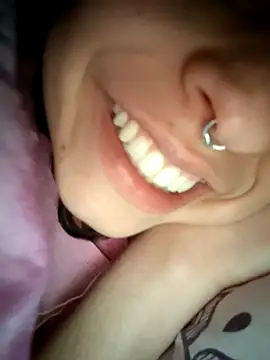 Miss_Carmilla webcam