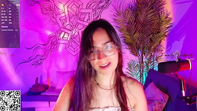Emmi_Roberts webcam