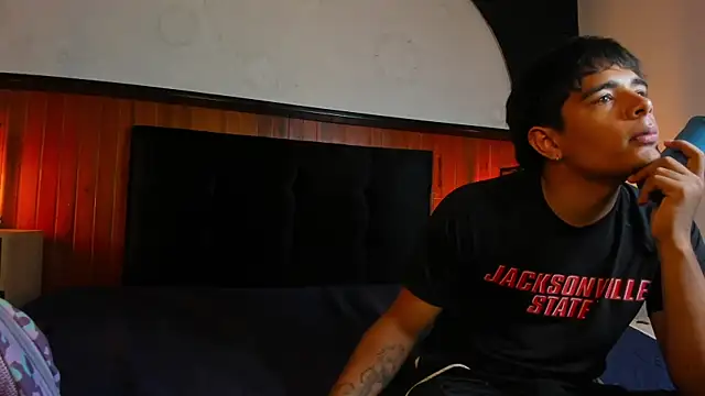 CuteButHarder webcam