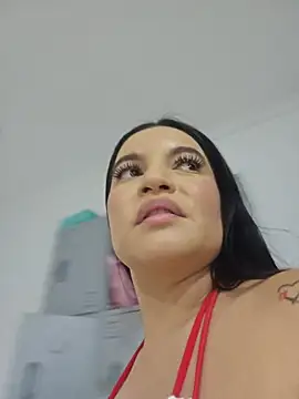 Pretty_Julieta webcam