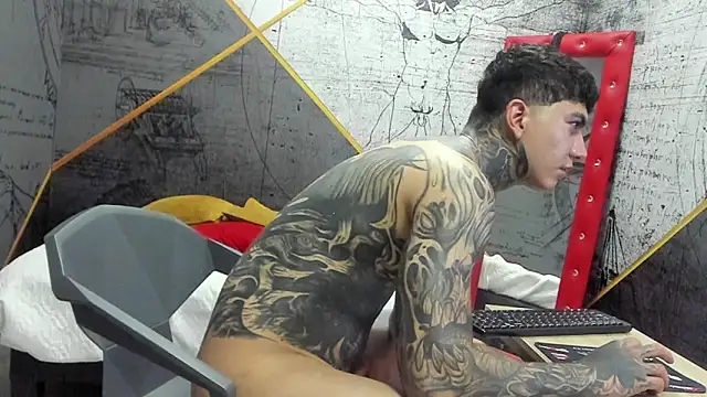 Gury_tattoo webcam
