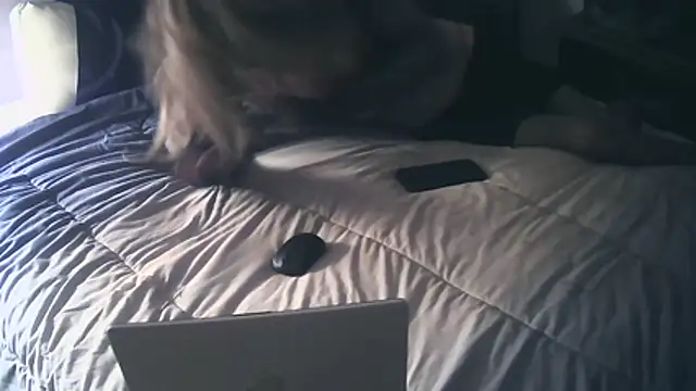 punkwhitebitchboy4rent webcam