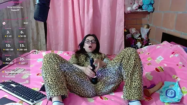 maggie_fox3 (F young) - SHOW CUM