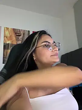 Cat2525 live sex cam