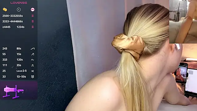 MaryjaneSpider webcam