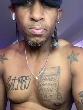 TheRealMrDLlong webcam