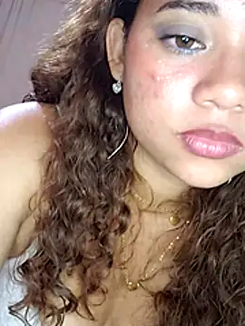 Webcam Model (Violethroos)  is live.Free join now!