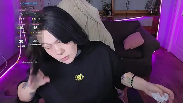 QwertyAnnie_Lbo webcam