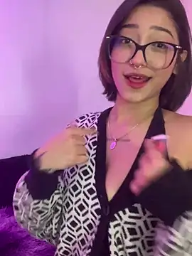 LilithMonette webcam