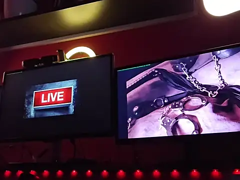 _MissJaneWarren_ webcam