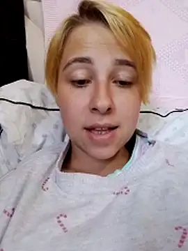 Gussie_Bridie webcam