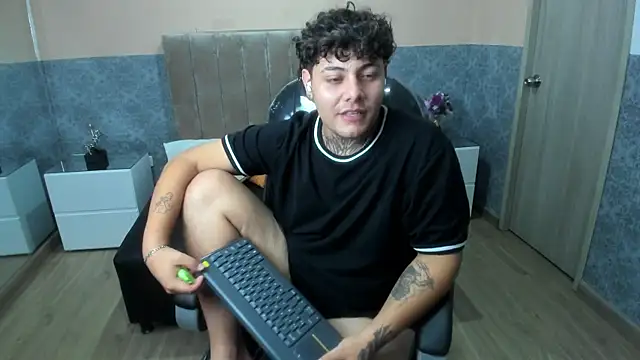 DAMON_SALVATTORE webcam