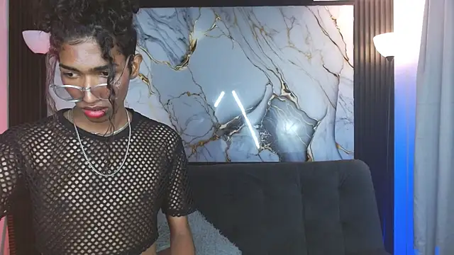 triiangel_latinboy webcam