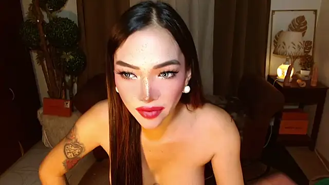 MouthWatering_Ayesha webcam