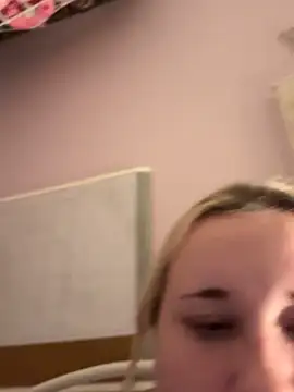 imawhorenslut19 webcam