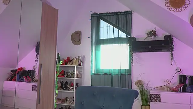 Amaliamour live sex cam