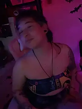 Celeste_Bauman webcam