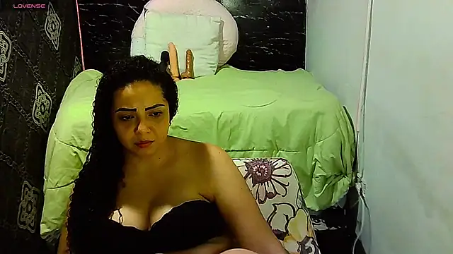 _naughty_milf webcam