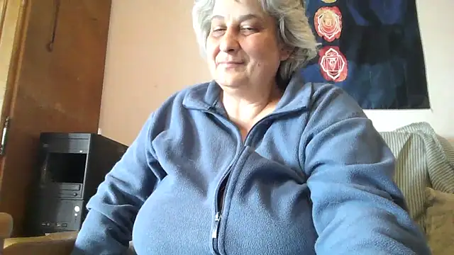 ExquisiteMature webcam