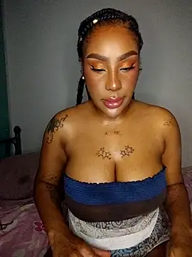 Webcam Model (Queen_Amara)  is live.Free join now!