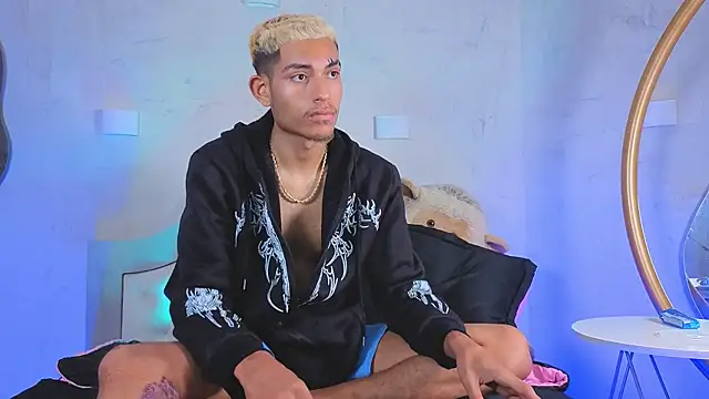 ItsZairen live sex cam