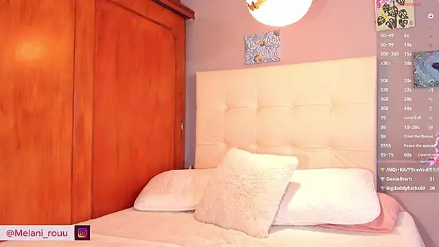 Melaniaa_Roussee webcam