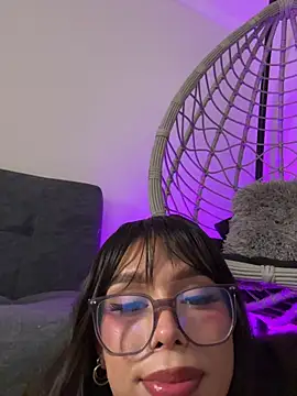 Samantha_Bernardo webcam