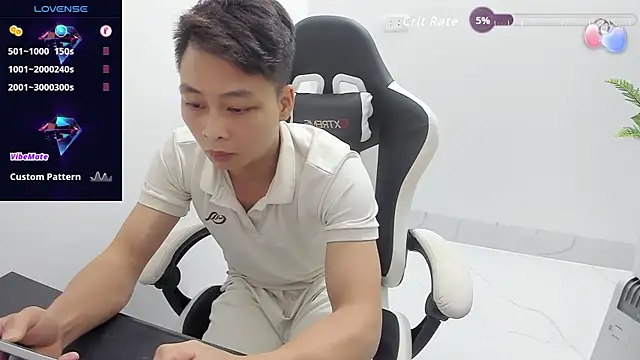 Naughty___asian webcam