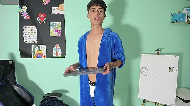 TYLERhHOT2005 webcam