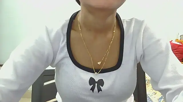 Aarti_misty71 webcam