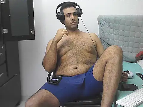 AlphaLatinoBear webcam