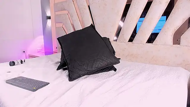 REINA_ADAHARA live sex cam