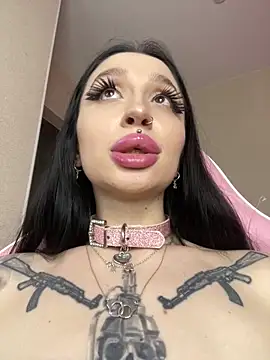 Webcam Model (Molly__Moon)  is live.Free join now!