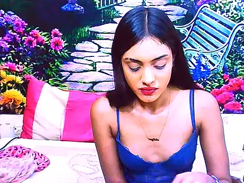 IndianPretty14u2Luv webcam