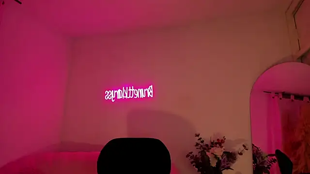 bruneettklaryss webcam