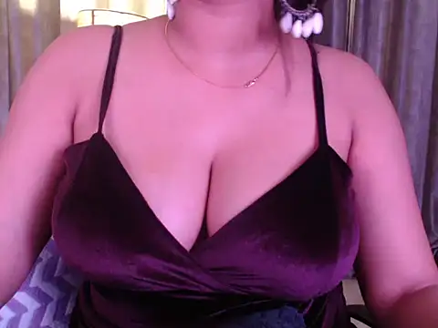 Sexy_Myra18 webcam