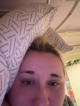 imawhorenslut19 webcam