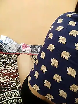 Webcam Model (Rising_Queen)  is live.Free join now!