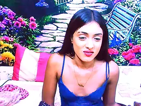 IndianPretty14u2Luv webcam
