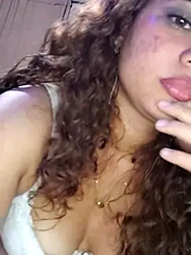 Webcam Model (Violethroos)  is live.Free join now!