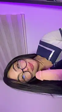 Webcam Model (Tessa__Winslow)  is live.Free join now!