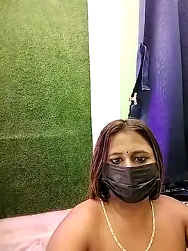 LoveLy-Soneya webcam