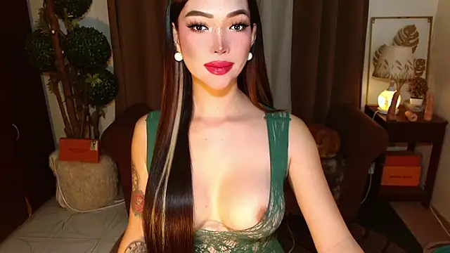 MouthWatering_Ayesha webcam