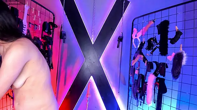 Cinthia_Iris_BDSM webcam