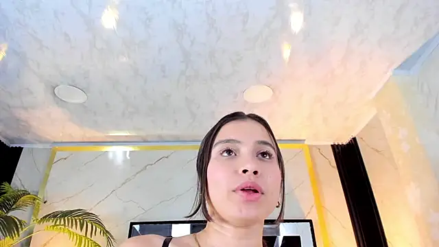 VictoriaKyros webcam