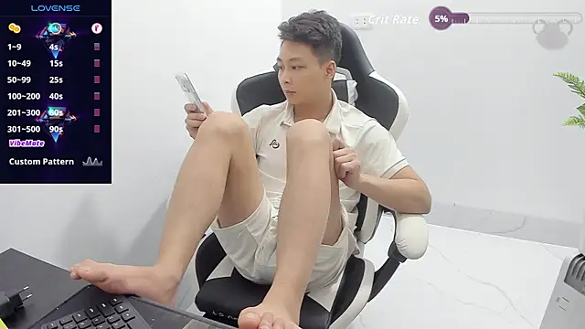 Naughty___asian webcam