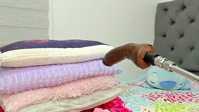 Elizabeth_18_ webcam